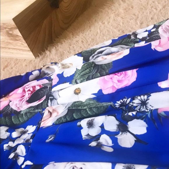 Beautiful floral dress - Picture 4 of 5